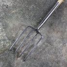 Border Garden Fork by Burgon and Ball - fork back