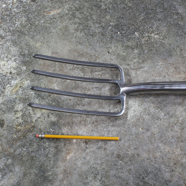 Border Garden Fork by Burgon and Ball - size comparison