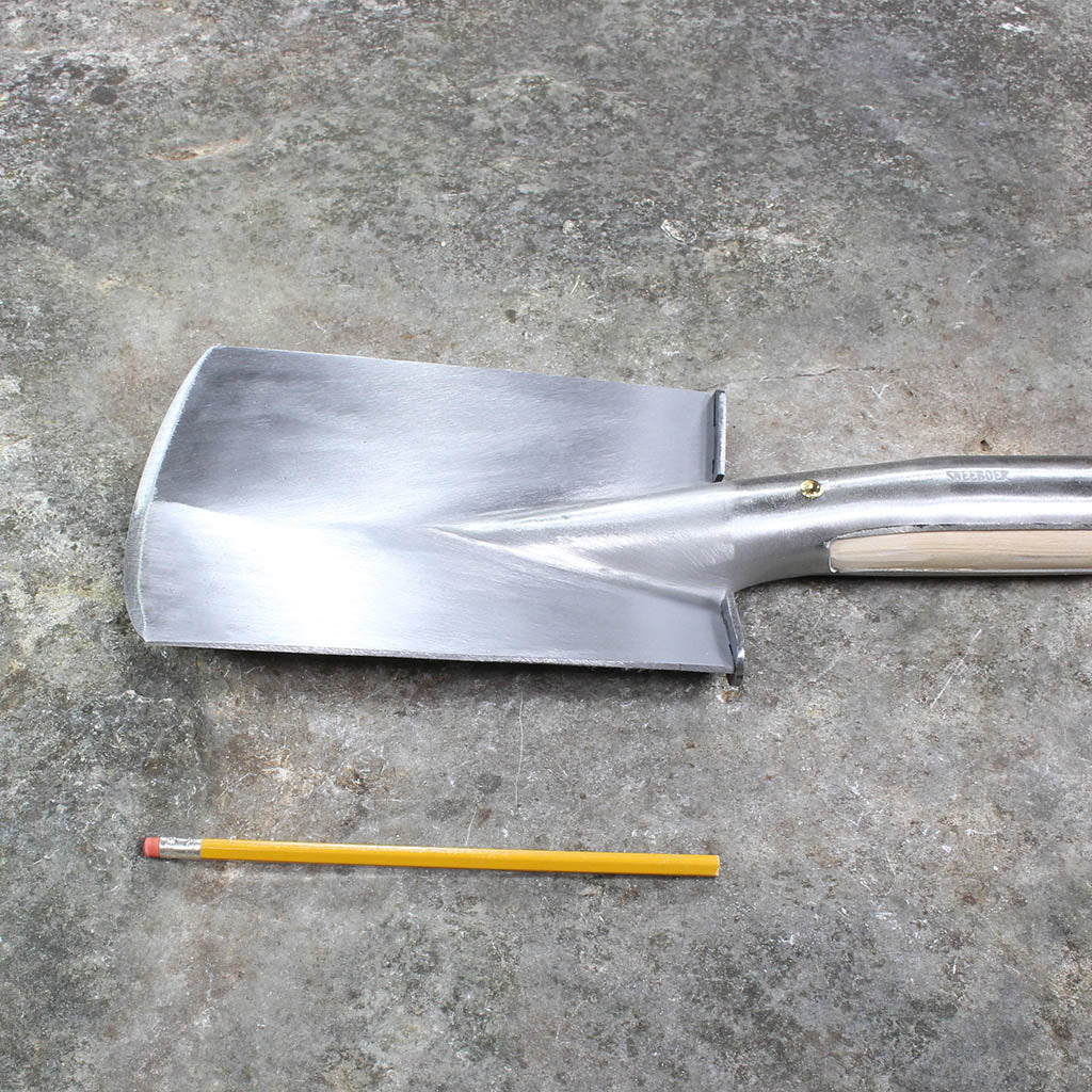 Garden Border Spade with Knob Handle by Sneeboer - size comparison