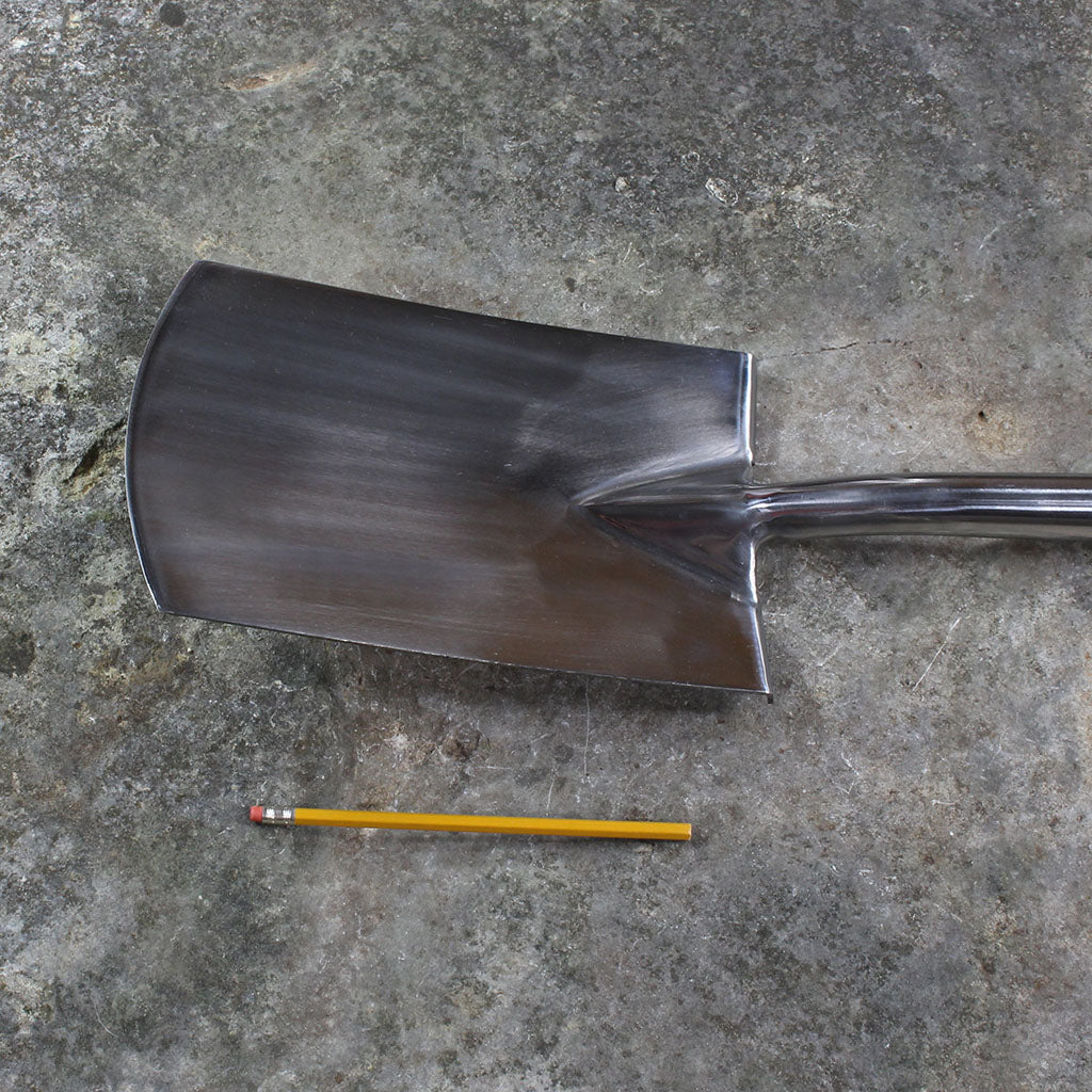 Garden Digging Spade by Burgon and Ball - size comparison