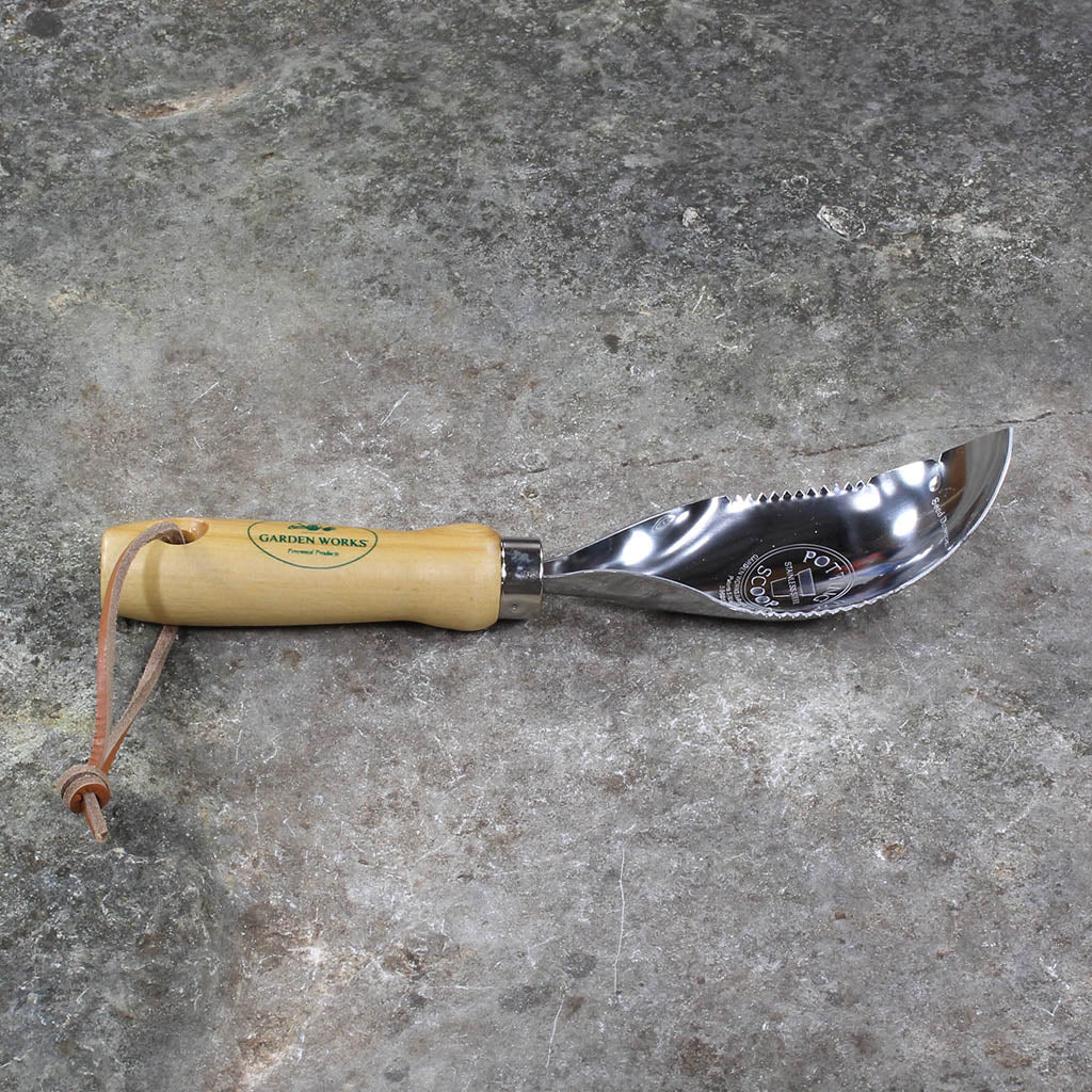 Potting Scoop - side view