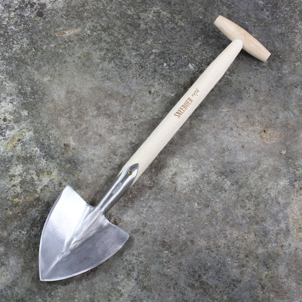 Great Dixter Planting Spade by Sneeboer-front view