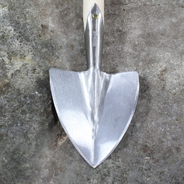 Great Dixter Planting Spade by Sneeboer-blade detail