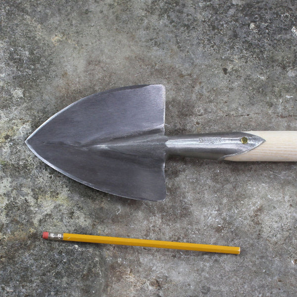 Great Dixter Planting Spade by Sneeboer-size comparison