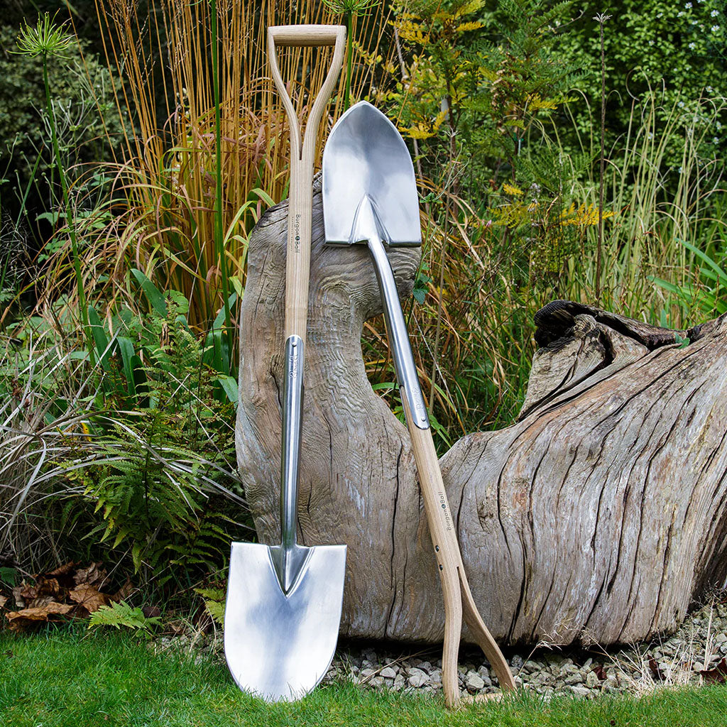 Groundbreaker Spade by Burgon and Ball - large and small sizes
