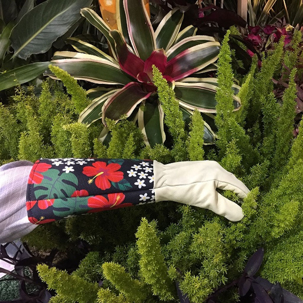 Hibiscus Gauntlet Gloves in use