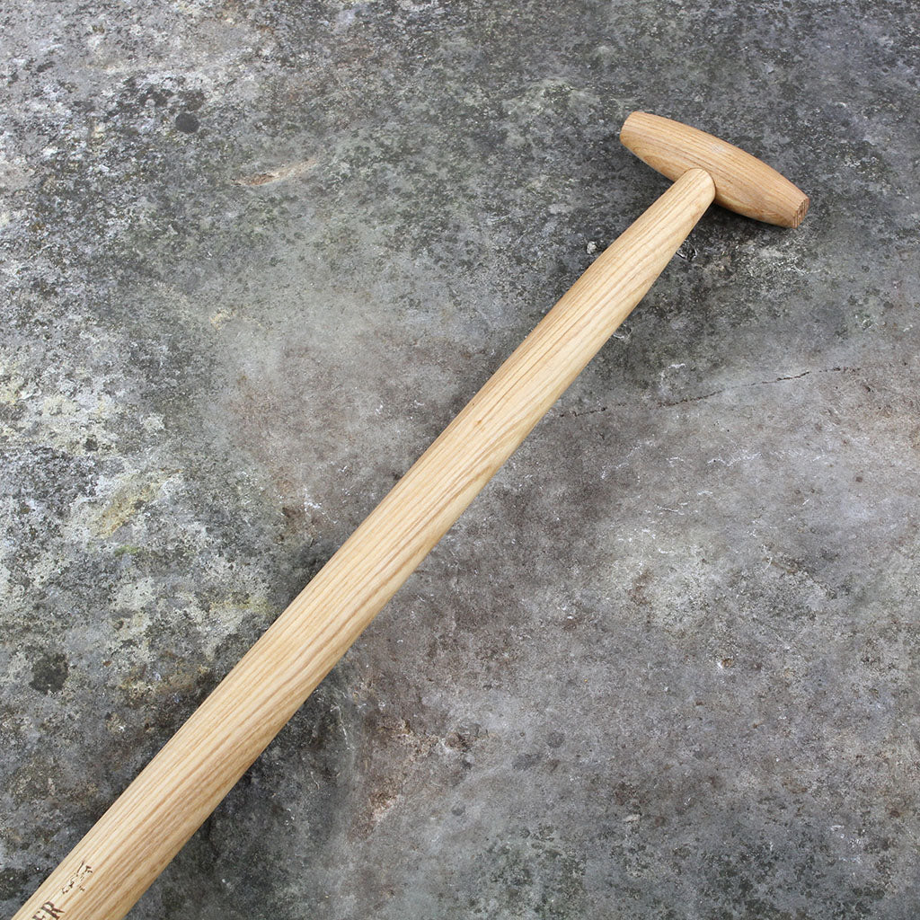Ladies Tapered Garden Spade by Sneeboer - shaped ash hardwood handle