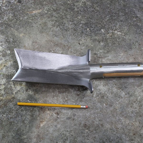 Ladies Transplanting Garden Spade by Sneeboer-size comparison
