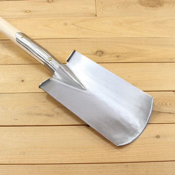 Large Garden Spade with D-Handle by Sneeboer - blade front view