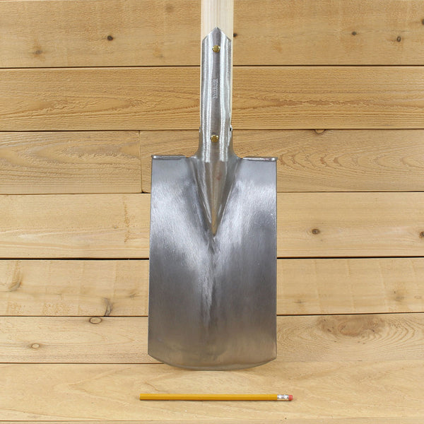 Large Garden Spade with D-Handle by Sneeboer - size comparison