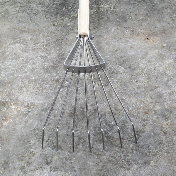 Leaf Rake 7-Tine by Sneeboer - tines detail
