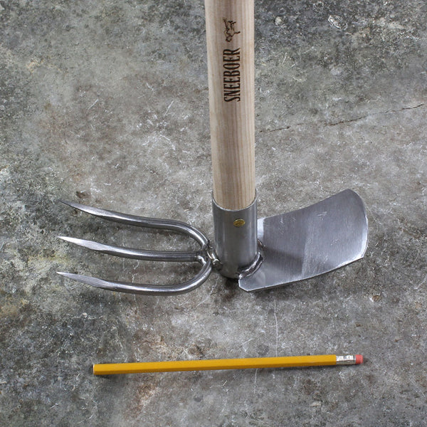 Long Garden Fork and Mattock by Sneeboer-size comparison