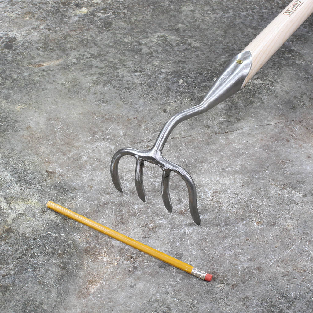 Narrow Garden Weeding Rake by Sneeboer - size comparison