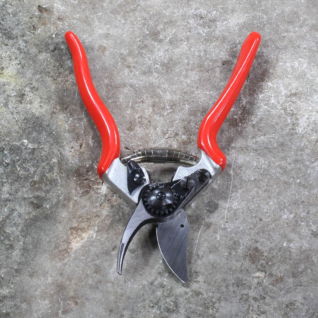 left handed garden scissors Felco F16 Left-Handed Pruning Shears – Garden Tool Company
