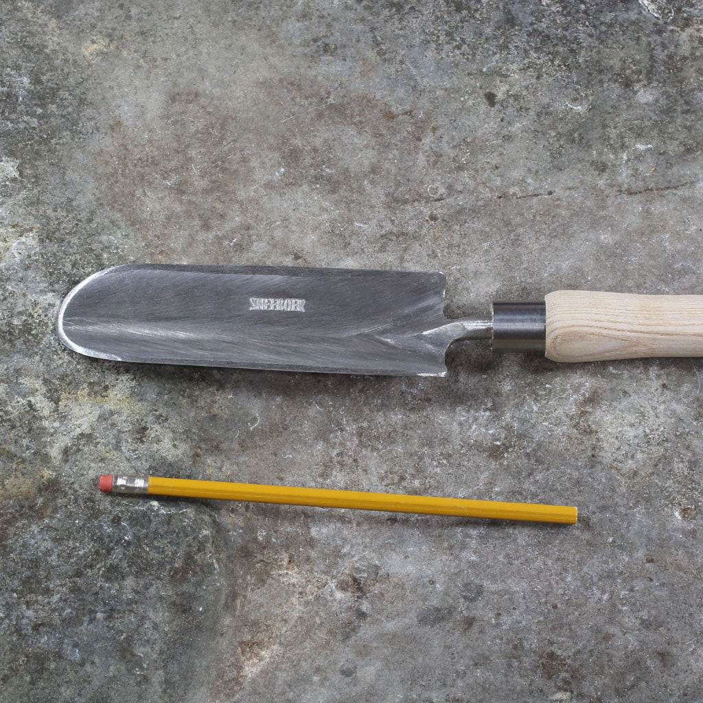 Raised Bed Great Dixter Garden Trowel by Sneeboer - size comparison