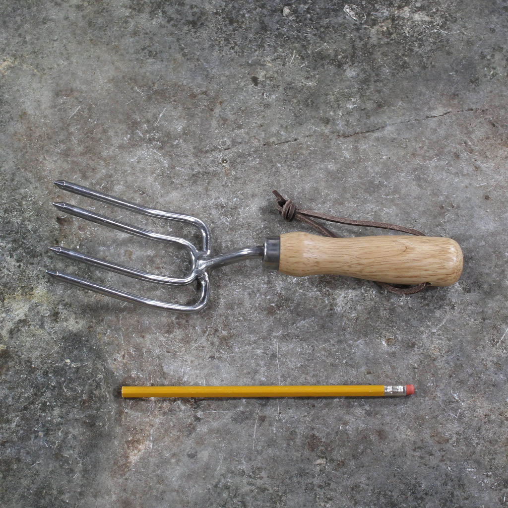 Round Tine Garden Hand Fork - size comparison