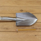 Bulb-Handle Tapered Border Spade by Sneeboer size comparison