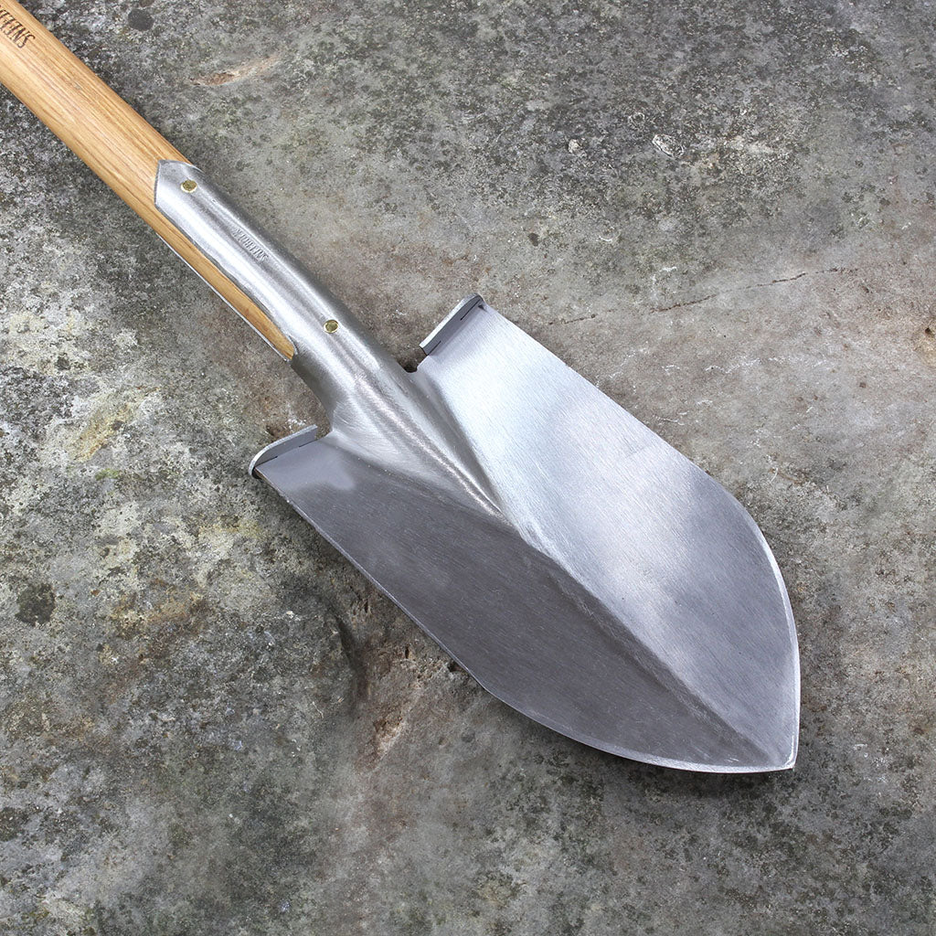 Tapered Garden Spade D-Handle by Sneeboer - blade front