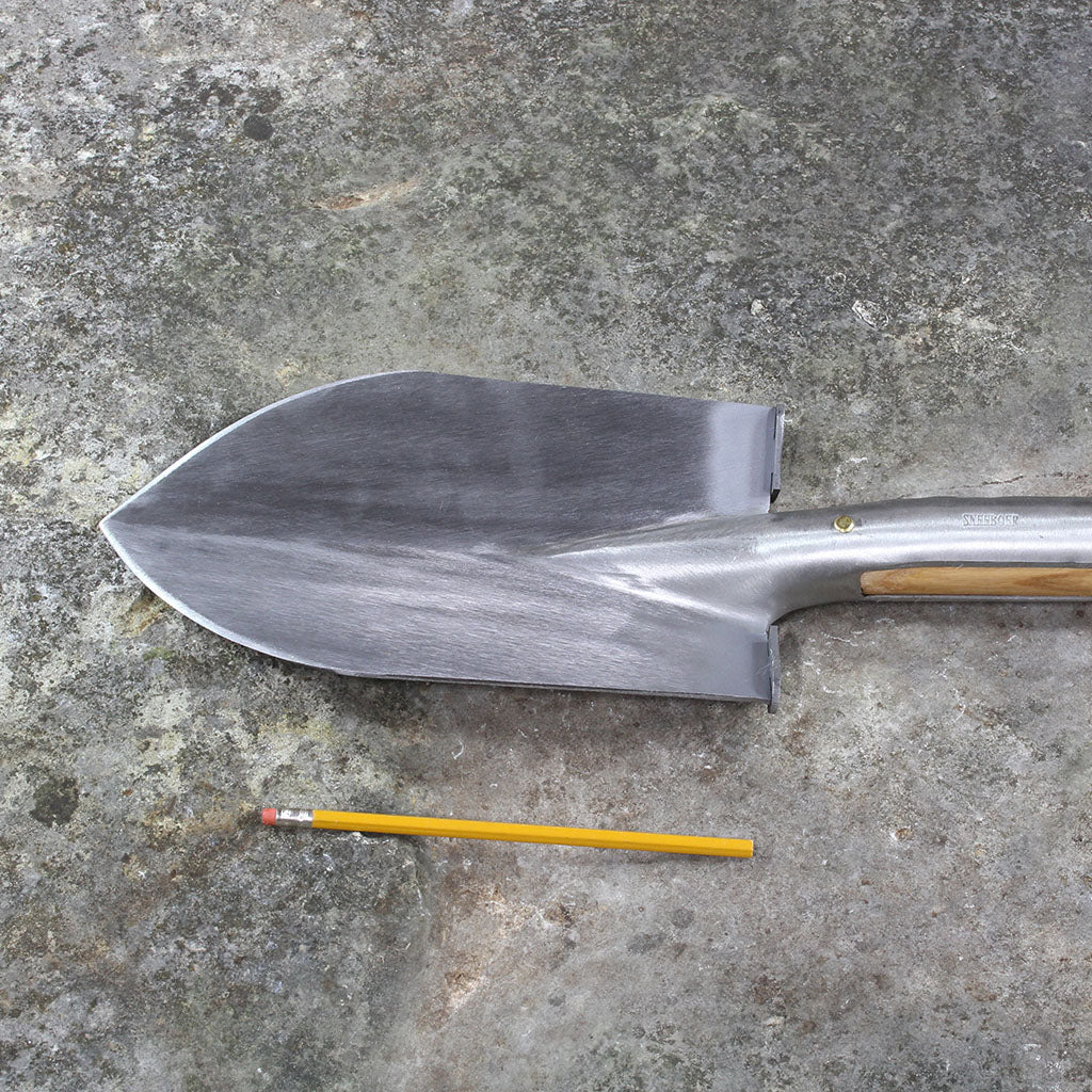 Tapered Garden Spade T-Handle by Sneeboer - size comparison